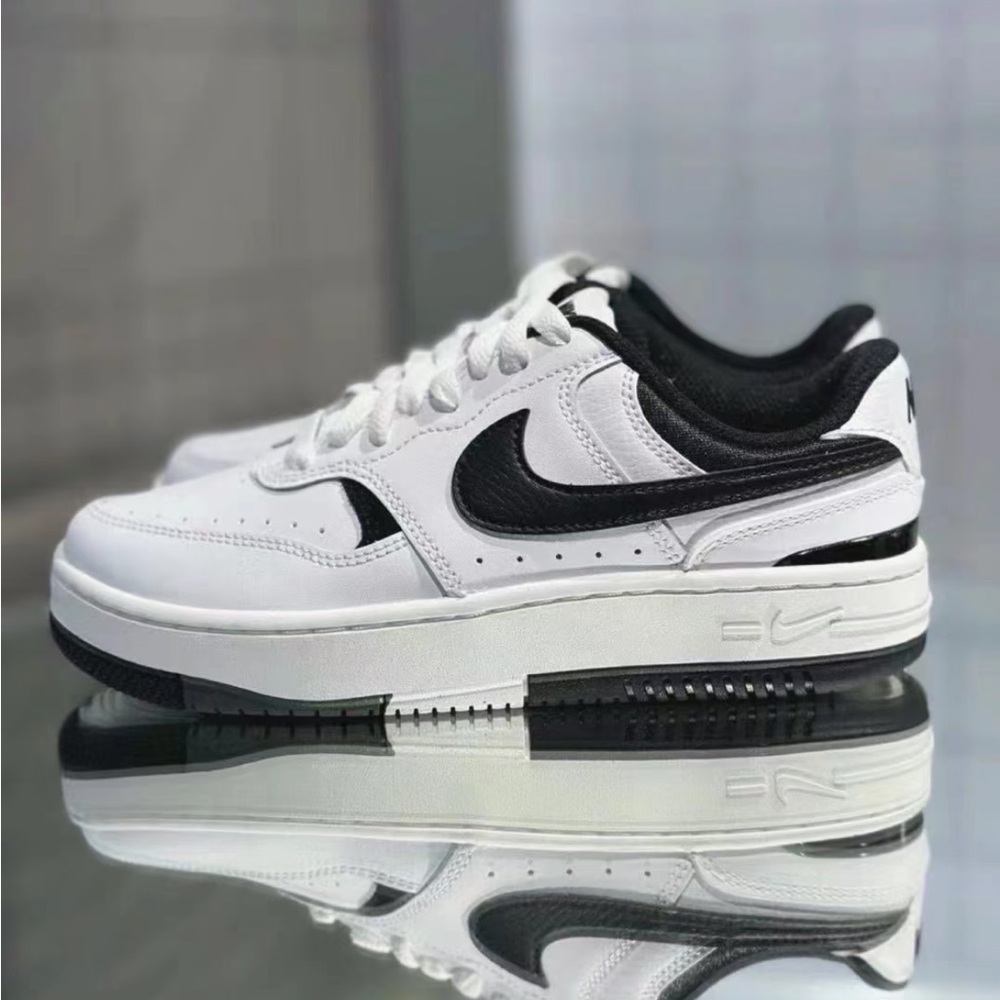Nike gamma force Women's Classic Black and White Sneakers